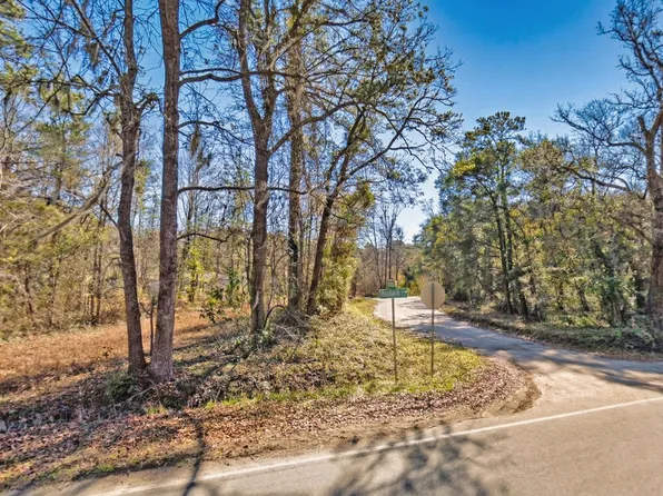 6825 Maybank Hwy, Wadmalaw Island, SC 29487