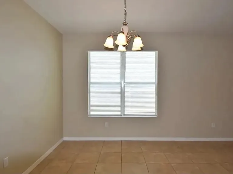 10123 Cannon Dr — Photo 2