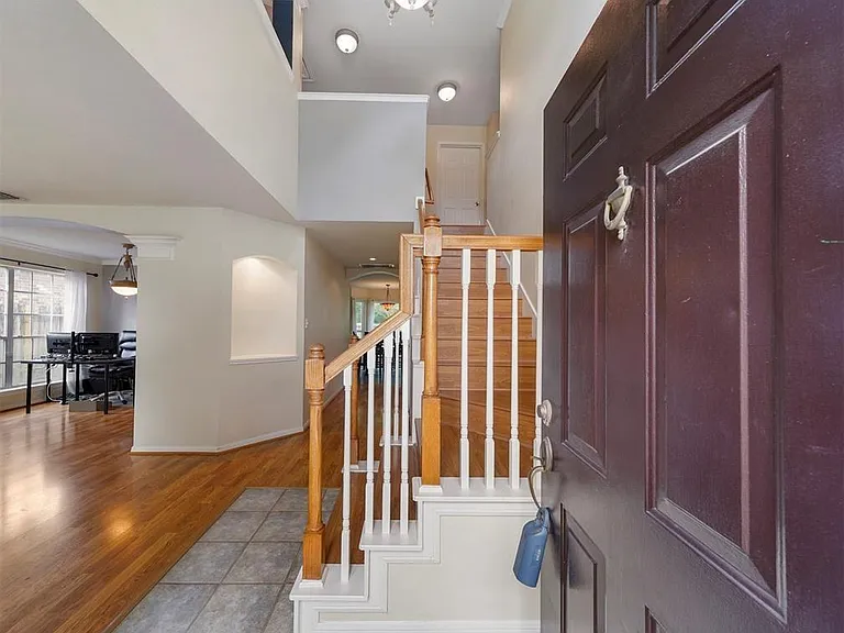 25719 Bearborough Dr — Photo 4