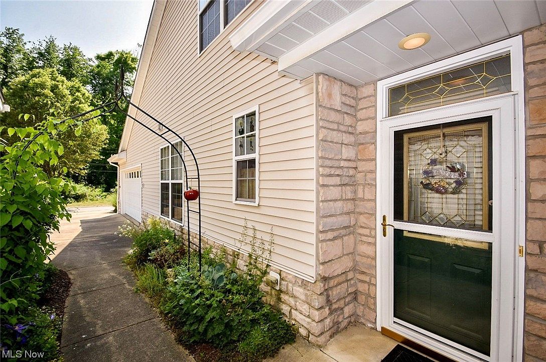 110 Falls River Dr, Munroe Falls, OH 44262 Zillow