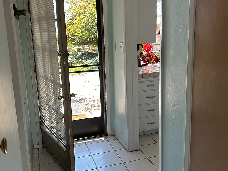 107 Naomi Ave — Photo 20