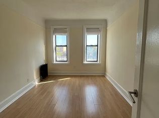 30-65 34th St #4E, Astoria, NY 11103