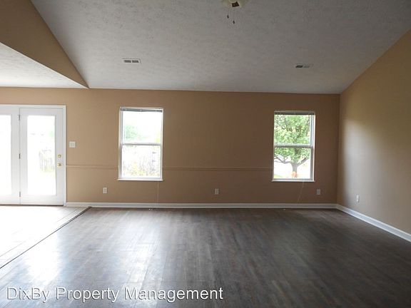 5th image of 131 W Arlington Dr
