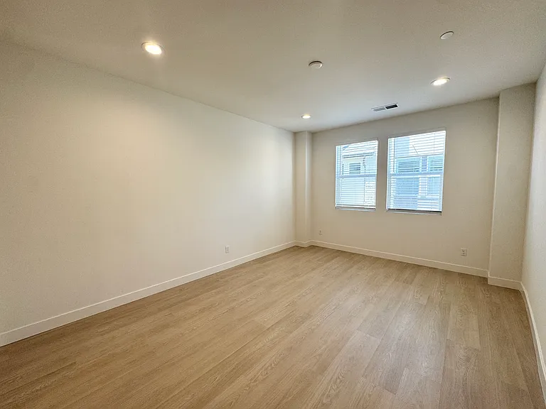 11161 Akarna Ct — Photo 21
