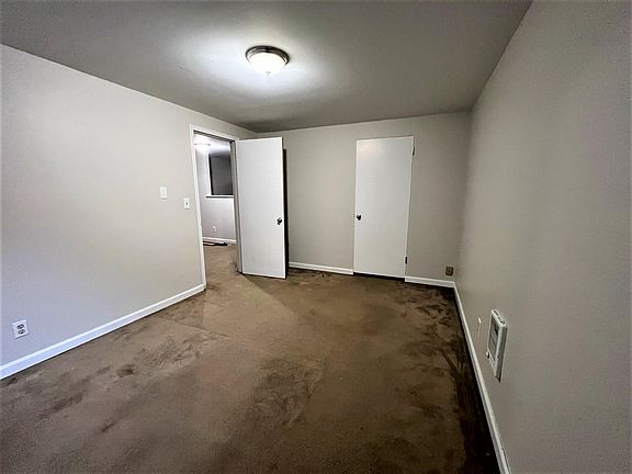 Bed room