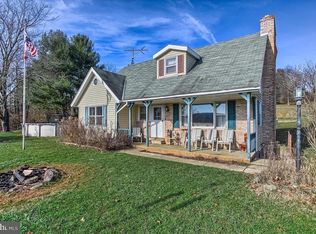 2124 Cemetery Rd, Seven Valleys, PA 17360