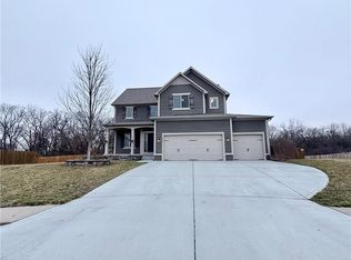 1900 Red Bud Ct, Raymore, MO 64083