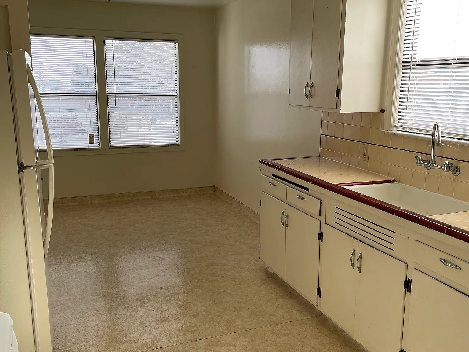 1 bed, 800 sqft, $2,400 — Photo 3