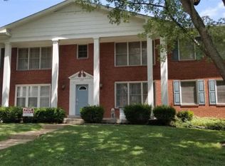 620 Broadmoor Dr, Chesterfield, MO 63017