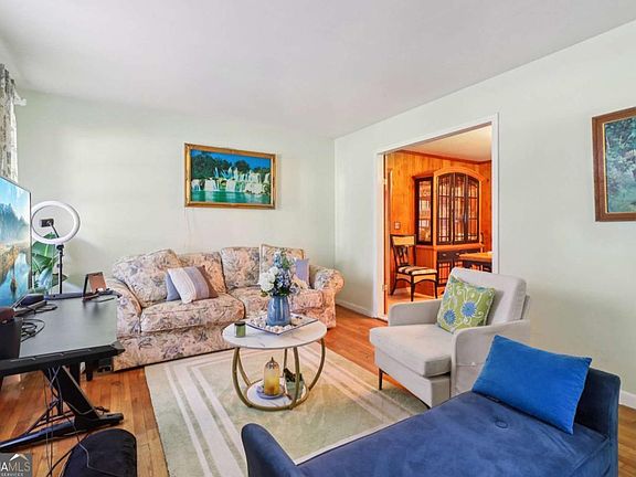 3rd image of 957 Texel Ln