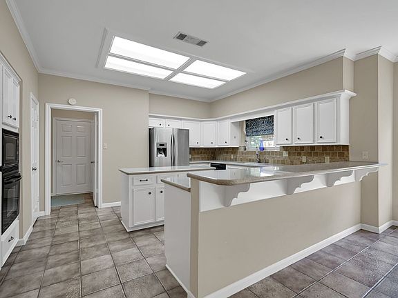 3rd image of 3303 Pine Chase Dr