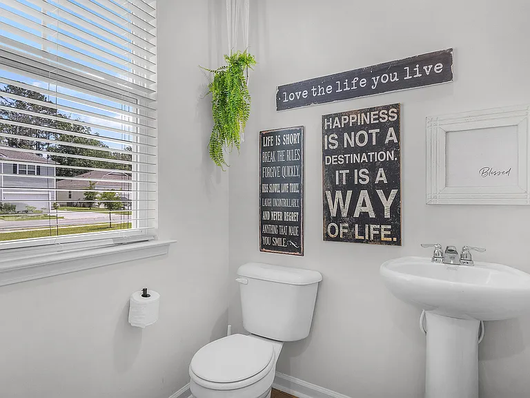 6 Coby Ln — Photo 10