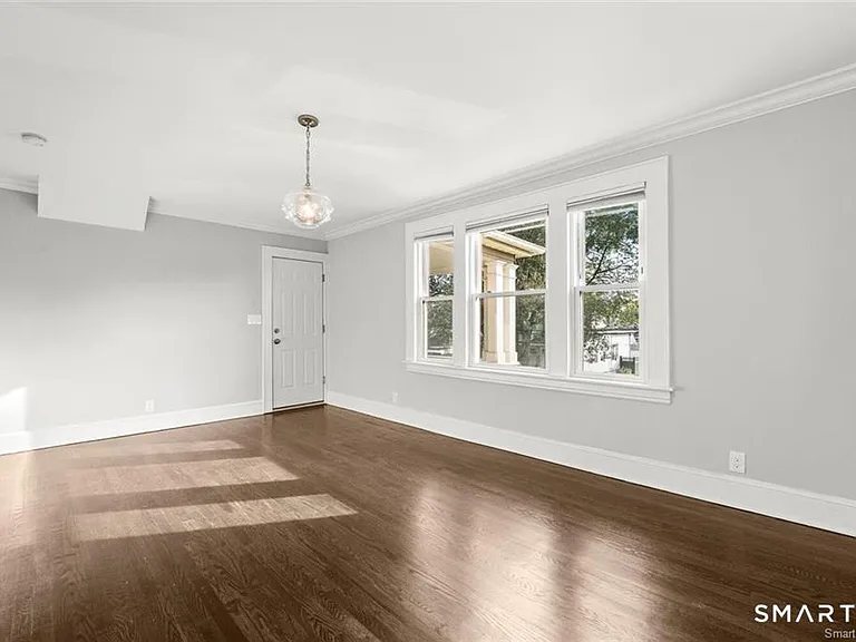 36 Churchill St — Photo 6