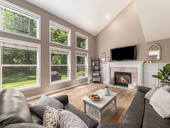 4th image of 1400 Lancelot Ct
