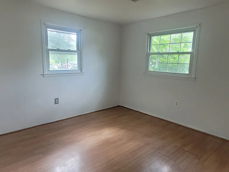 4419 Kentmore Dr — Photo 46