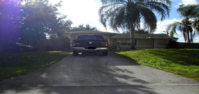 1st image of 366 SW Log Dr