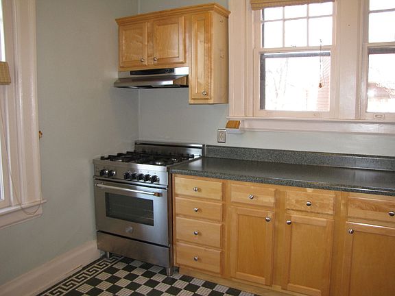 901-4 N Mangum Kitchen