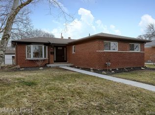 31056 Roan Dr, Warren, MI