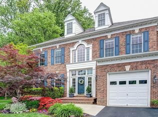 10693 Sessions Ct, Fairfax, VA 22030