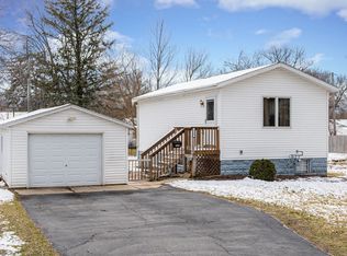 524 Charter St, Dekalb, IL 60115