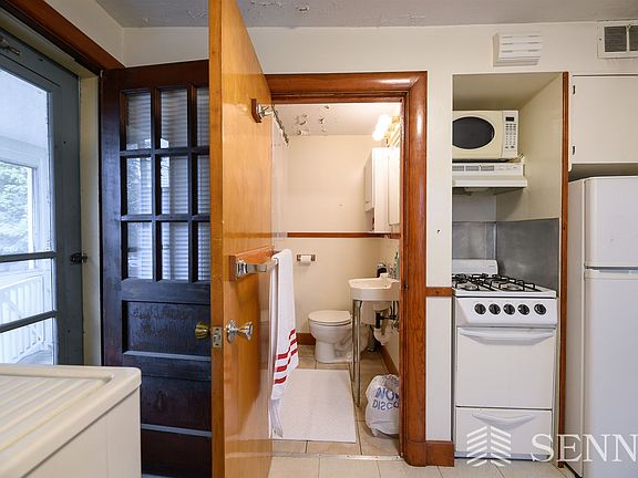 17 Montgomery St. #3 Cambridge Unit Photo 3