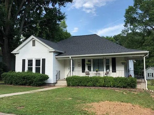 710 Westwood Dr, Eden, NC 27288