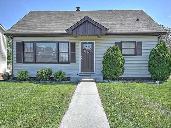 379 Oakland St SW, Abingdon, VA 24210