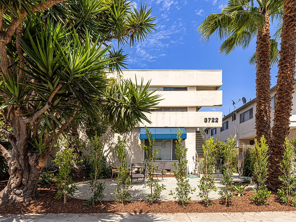 3722 Mentone Ave #8