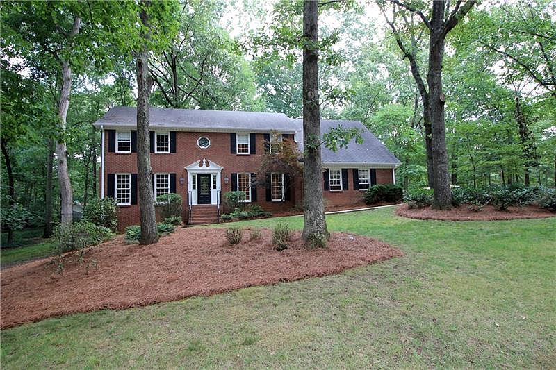 1st image of 550 Woodman Pl