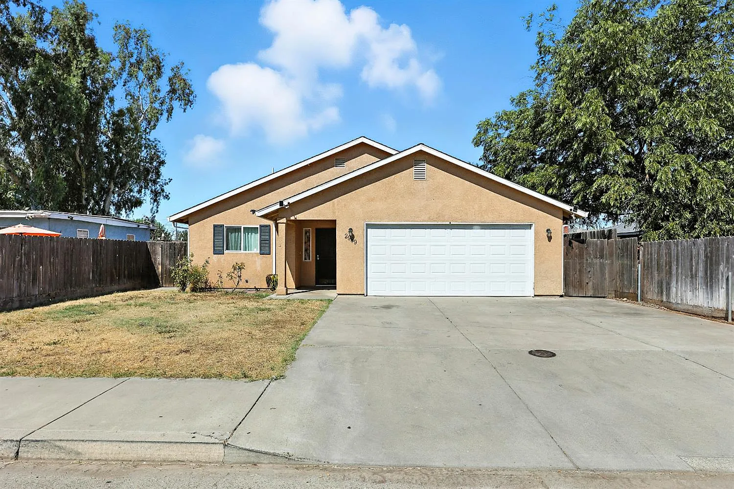 2989 Maple Ave photo 1