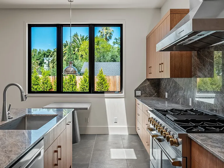1428 Allyn Ave — Photo 8
