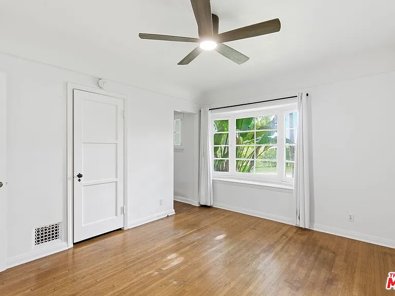 1530 Valley View Rd — Photo 8