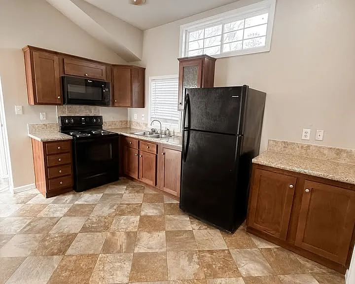 2211 Ashberry Ave #21 — Photo 14