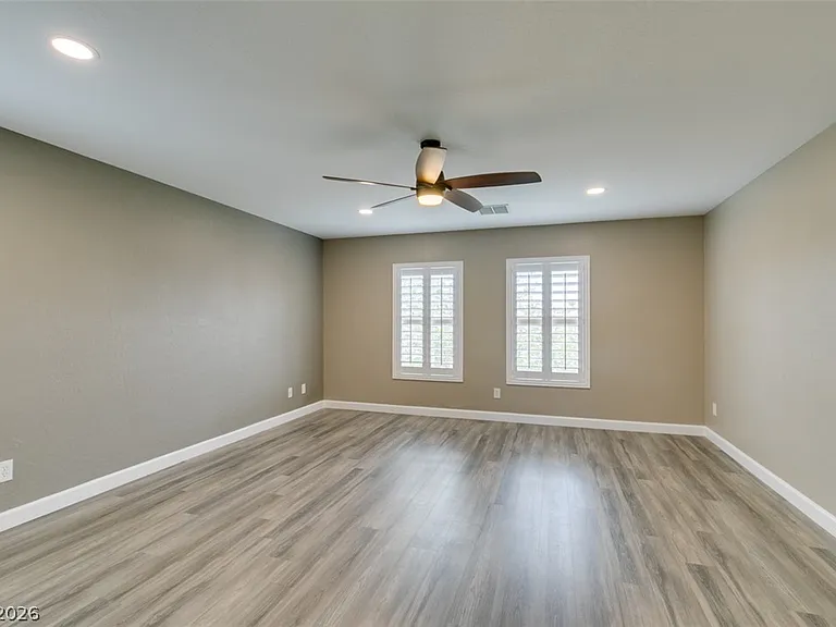 1129 Emanuel St — Photo 37