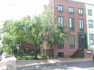 1 Stratton Pl, Portland, ME 04101