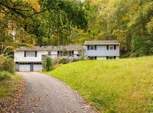 11 Stanley Dr, Pawling, NY 12564