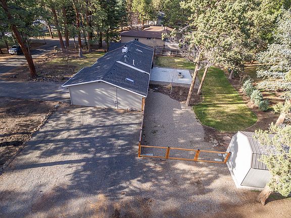 4th image of 61234 Chikamin Dr