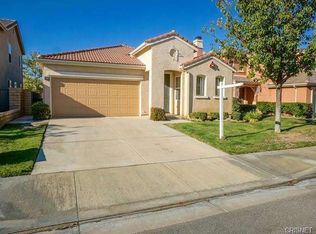 19725 Edmonds Pl, Saugus, CA 91350
