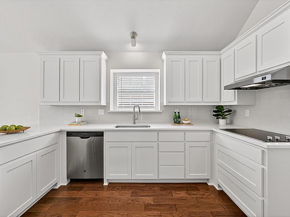 4th image of 2212 Tiffany Glenn Ct