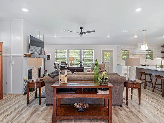 5th image of 4 Callander Ln