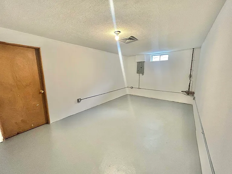 4B Pine Grove Ave — Photo 16