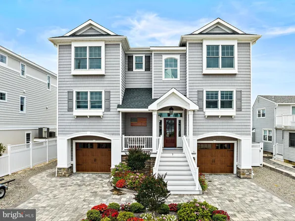 7 W Ryerson Ln, Long Beach Township, NJ 08008