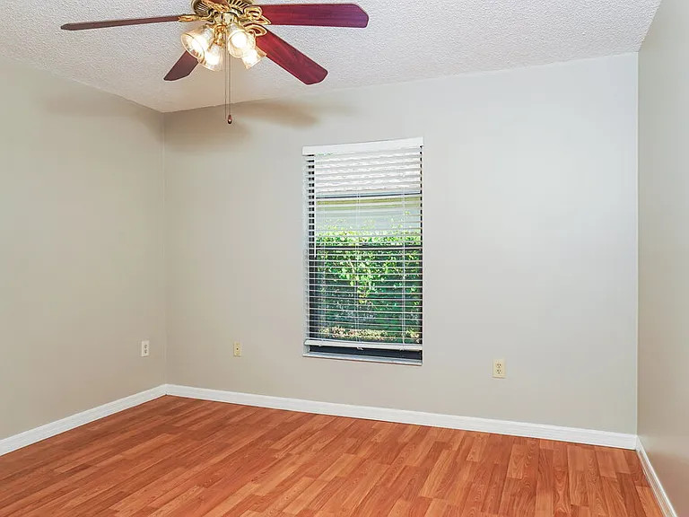 4913 Ithaca Ln — Photo 13