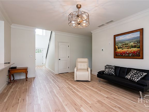 4th image of 320 Abington Lane