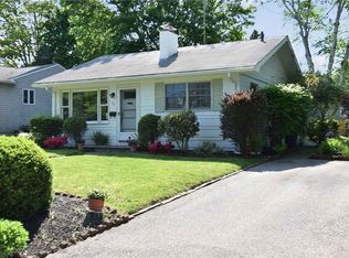57 5th Ave, Narragansett, RI 02882