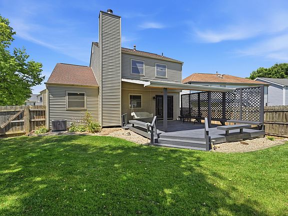 3rd image of 6911 Finchley Dr