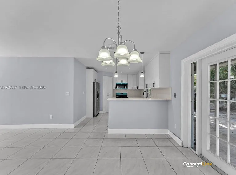 3 bed, 2.0 bath, 1148 sqft, $3,200 — Photo 3