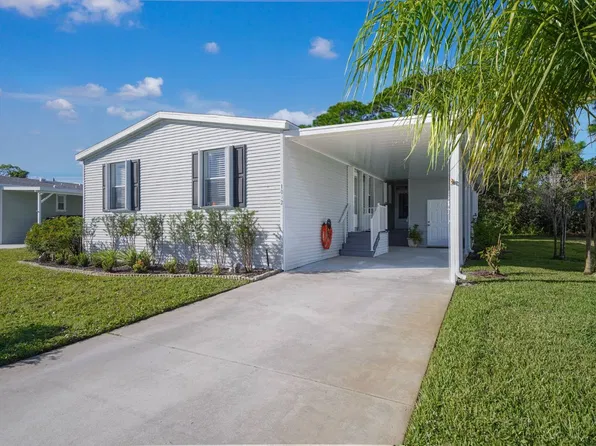 1092 W Lakeview Dr, Sebastian, FL 32958