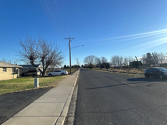 4th image of 351 Pleasant Ave