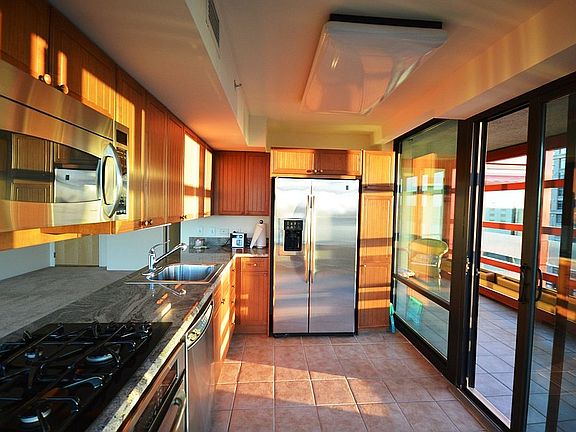4th image of 4808 N 24th St Unit 707